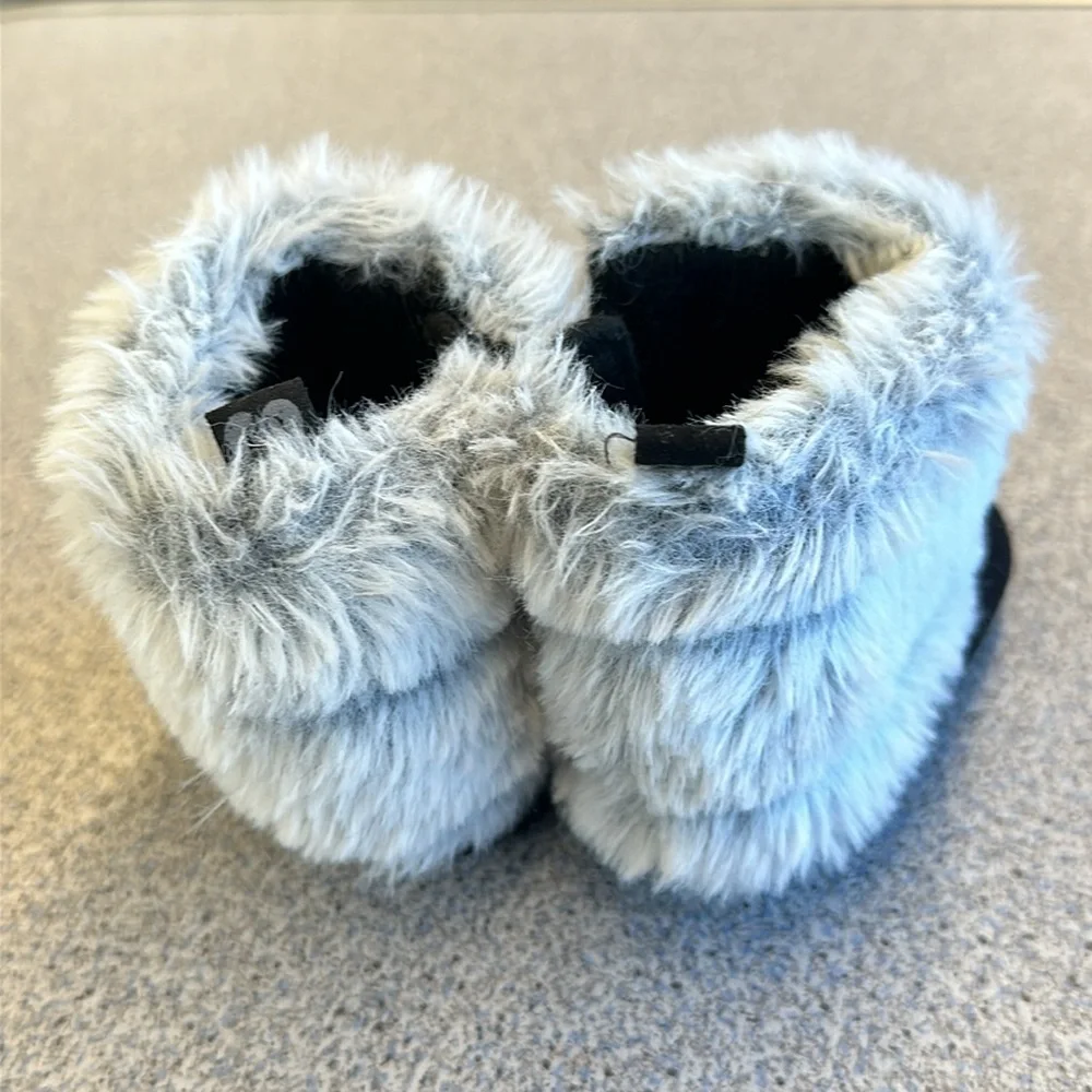 Stepping Stones • Baby Booties w/Faux Fur • Size 0-3 Months • Unisex!